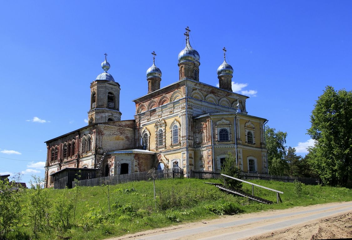 Верхне-Лалье. Церковь Михаила Архангела. фасады, Вид с юго-востока.