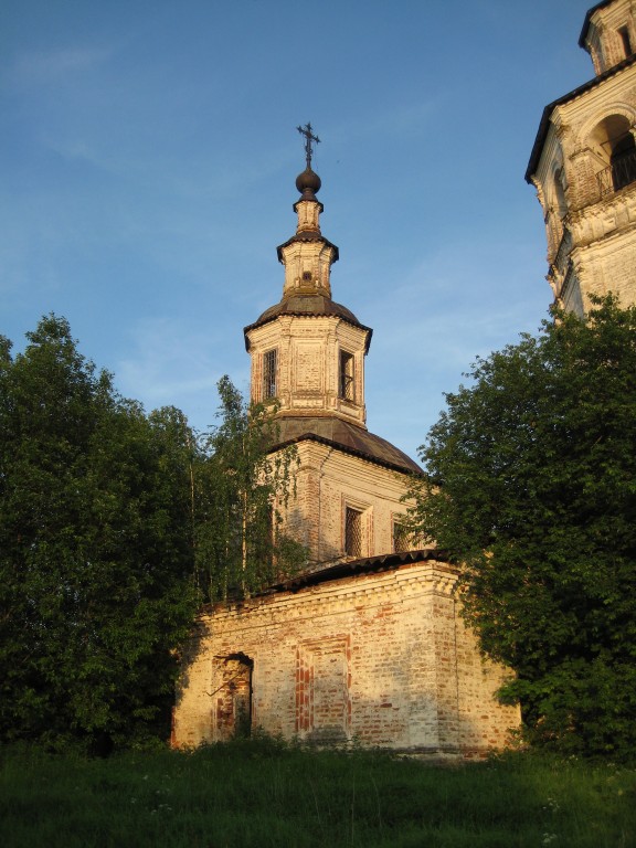 Церковь Преображения Господня, Слобода (Лузский район, Кировская область). архитектурные детали