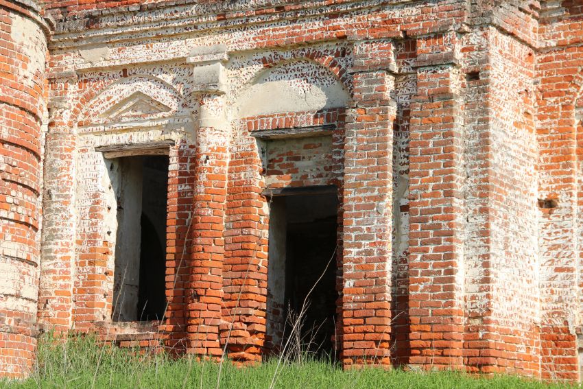 Церковь Троицы Живоначальной, Сысоево (Некоузский район, Ярославская область). архитектурные детали