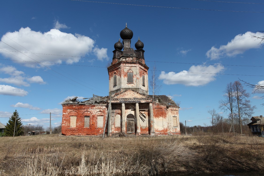 Покровское-на-Лиге. Церковь Покрова Пресвятой Богородицы. фасады