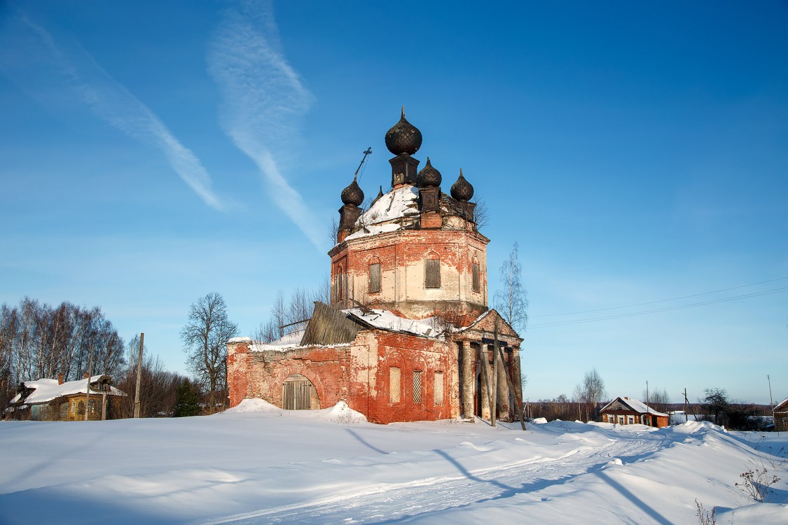 Покровское-на-Лиге. Церковь Покрова Пресвятой Богородицы. фасады