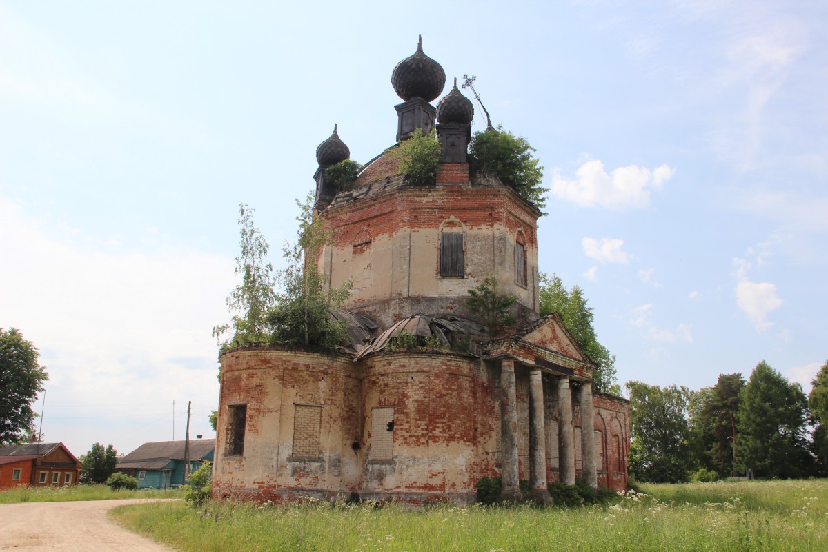 Покровское-на-Лиге. Церковь Покрова Пресвятой Богородицы. фасады