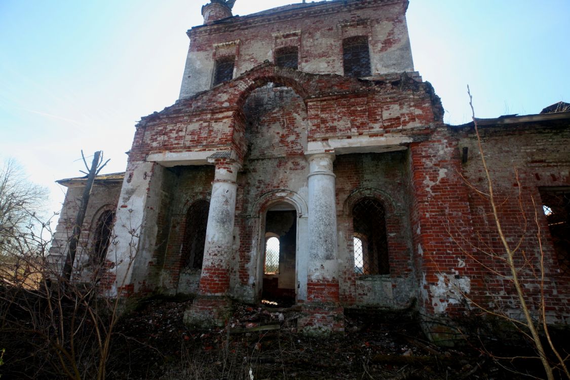 Церковь Воскресения Христова, Закедье (Борисоглебский район, Ярославская область). архитектурные детали