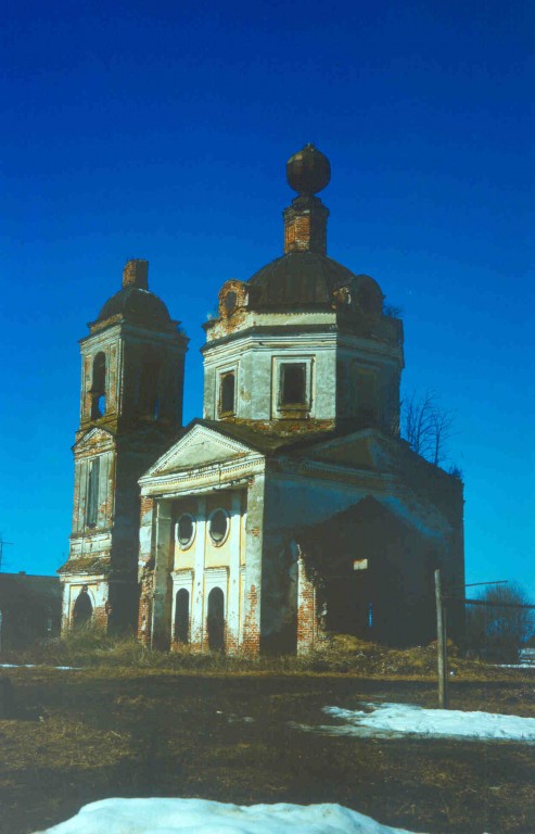 Церковь Троицы Живоначальной, Савинское (Борисоглебский район, Ярославская область). фасады
