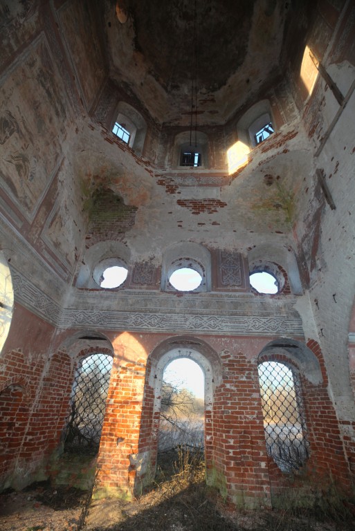 Церковь Троицы Живоначальной, Савинское (Борисоглебский район, Ярославская область). интерьер и убранство