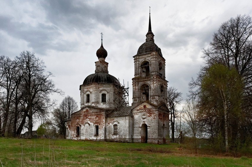 Церковь Положения Пояса Пресвятой Богородицы, Семёновское (Борисоглебский район, Ярославская область). общий вид в ландшафте