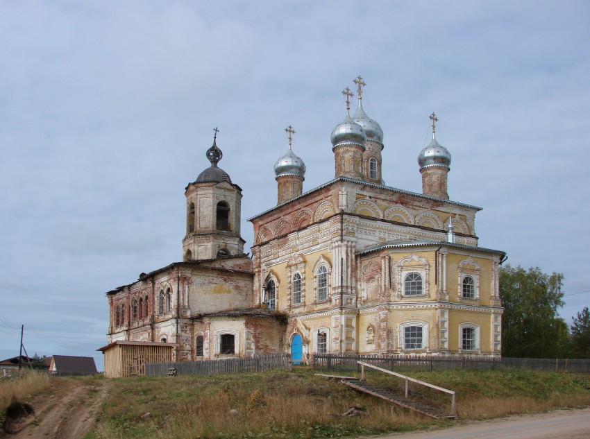 Верхне-Лалье. Церковь Михаила Архангела. фасады