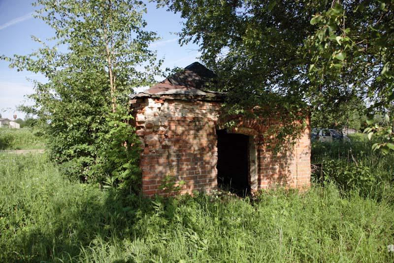 Неизвестная часовня, Сущево (Борисоглебский район, Ярославская область). общий вид в ландшафте