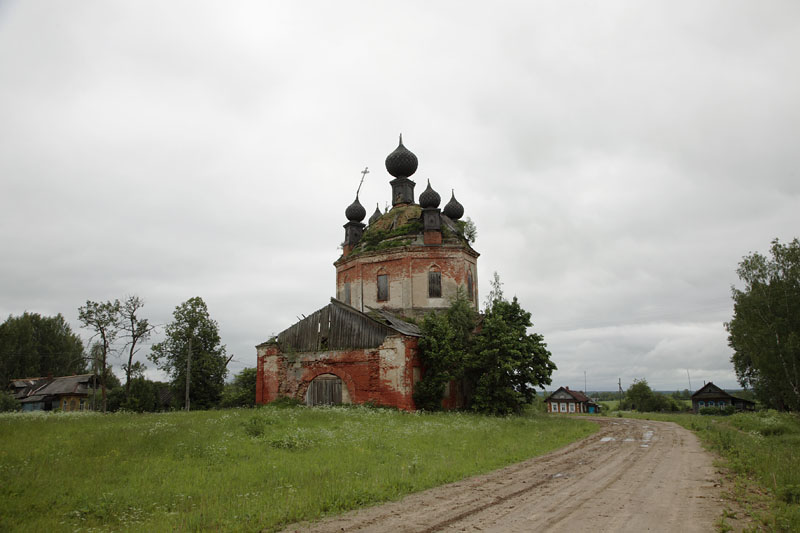 Покровское-на-Лиге. Церковь Покрова Пресвятой Богородицы. фасады