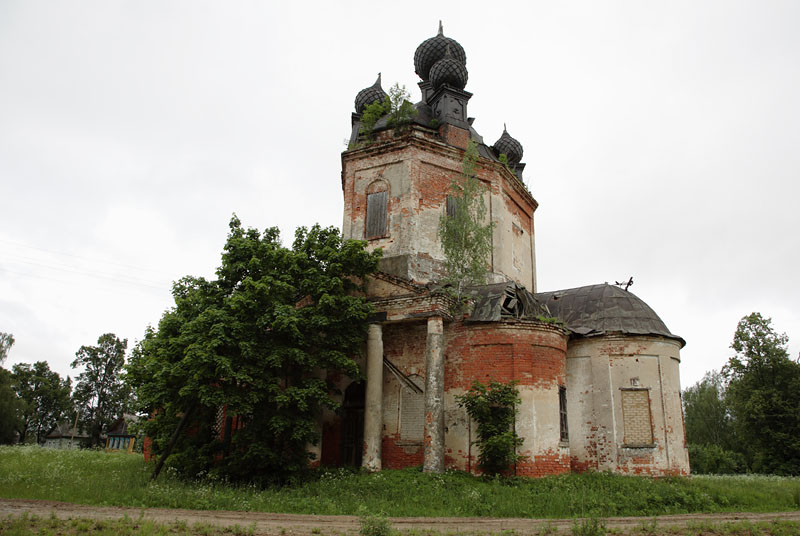 Покровское-на-Лиге. Церковь Покрова Пресвятой Богородицы. фасады