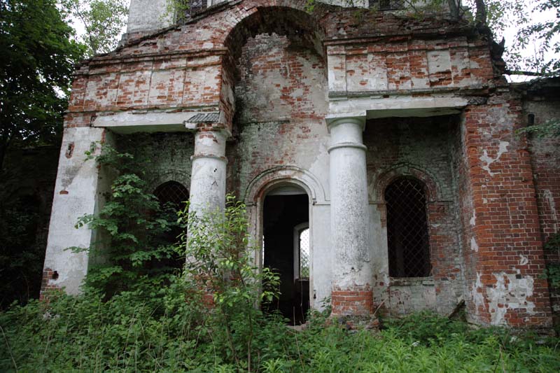 Церковь Воскресения Христова, Закедье (Борисоглебский район, Ярославская область). архитектурные детали