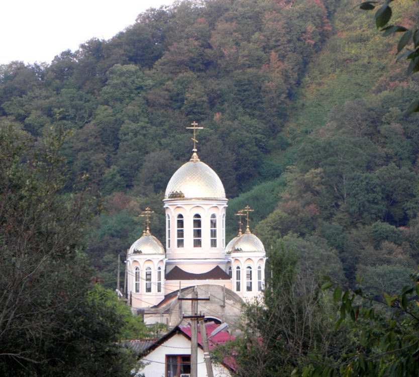 Хоста храм