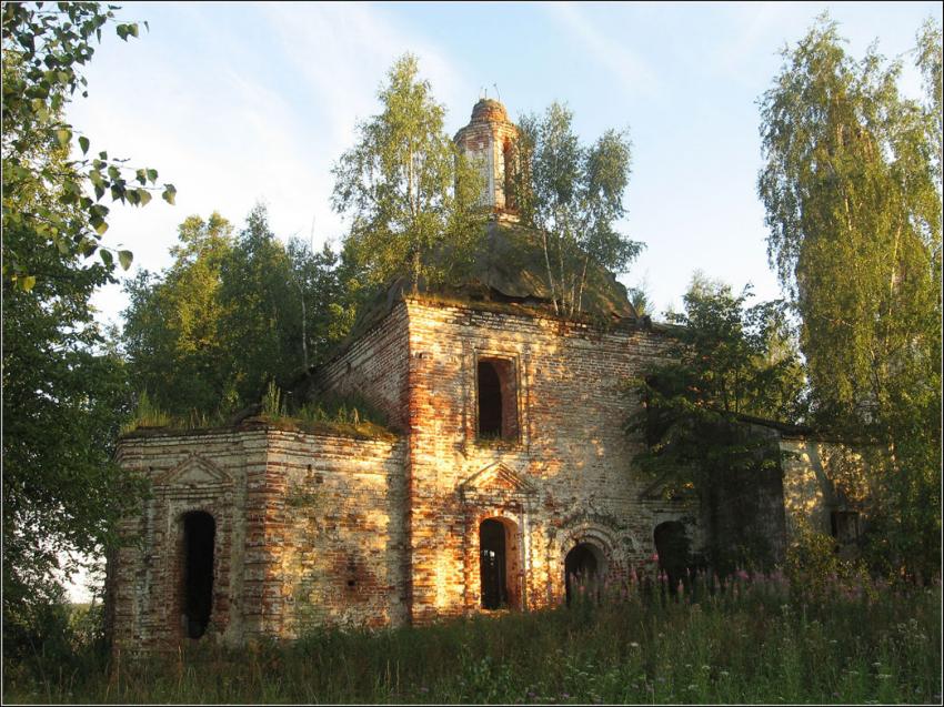 Першино. Церковь Спаса Преображения. фасады