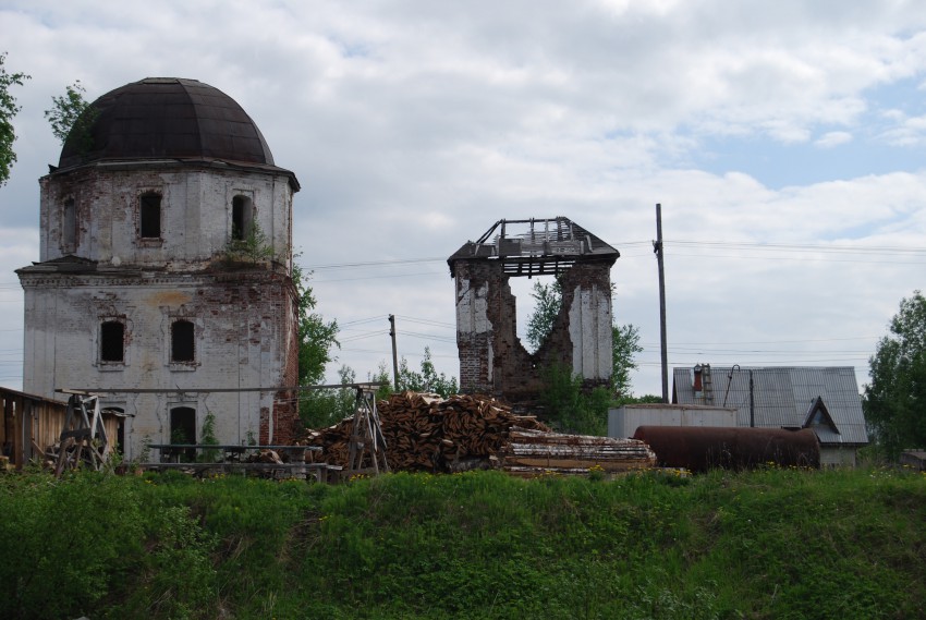 Белозерск. Церковь Параскевы Пятницы. фасады, Вид с Белозерского обводного канала