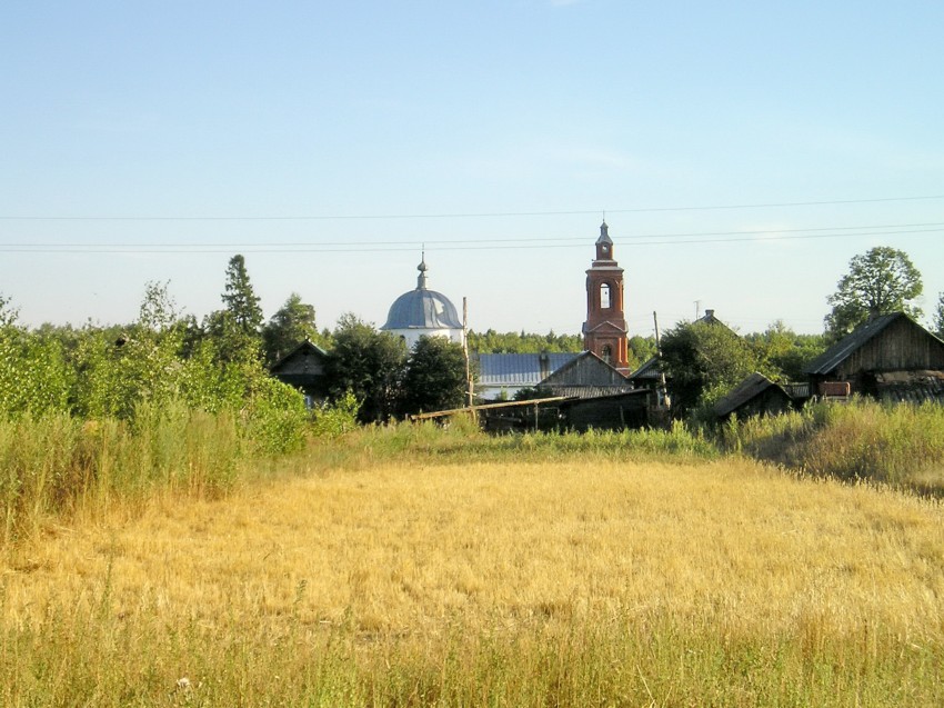 Церковь Троицы Живоначальной, Медведево (Семёновский ГО, Нижегородская область). общий вид в ландшафте