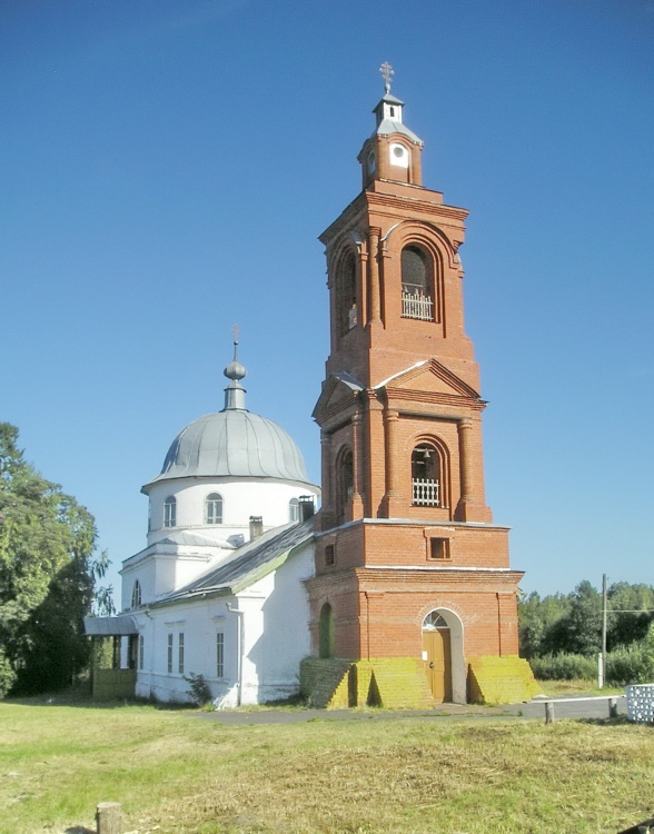 Церковь Троицы Живоначальной, Медведево (Семёновский ГО, Нижегородская область). общий вид в ландшафте