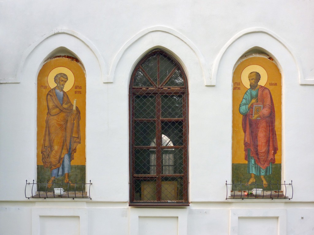 Церковь Петра и Павла, Сысерть (Сысертский район (Сысертский ГО и Арамильский ГО), Свердловская область). архитектурные детали, Лики свв. Петра и Павла