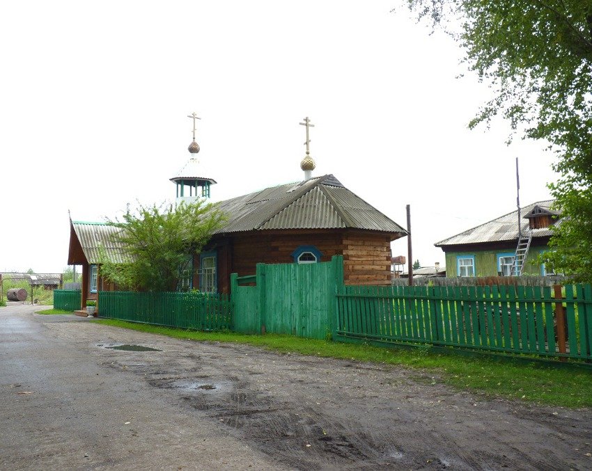 Казачинское. Церковь Троицы Живоначальной (временная). общий вид в ландшафте