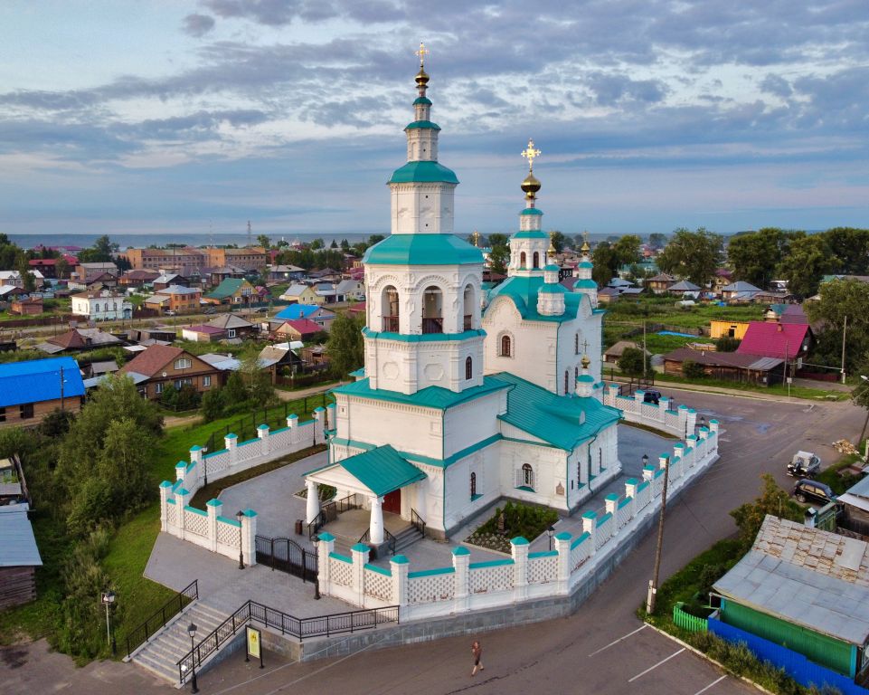 Церковь Троицы Живоначальной, Енисейск (Енисейск, город, Красноярский край). общий вид в ландшафте, С высоты вид с ЮЗ (вечер)