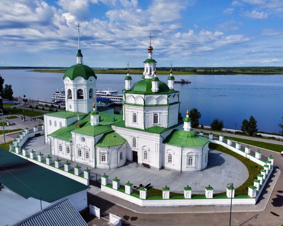 Собор Богоявления Господня, Енисейск (Енисейск, город, Красноярский край). фасады, С дрона вид с ЮВ