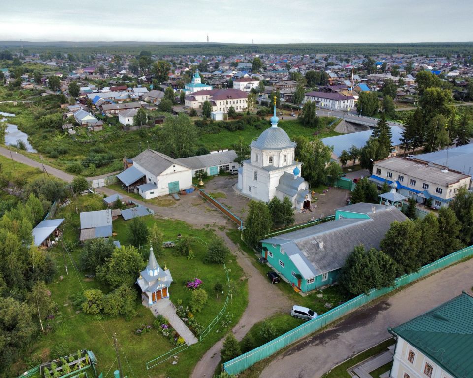 Енисейск. Иверский монастырь. общий вид в ландшафте, Вид с СЗ (на переднем плане западная, через речку восточная части)