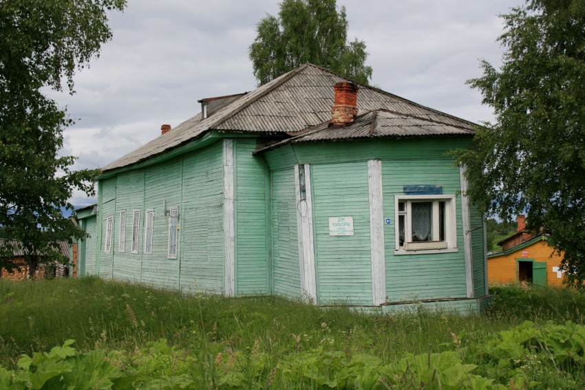 Чухлэм. Церковь Воздвижения Креста Господня. фасады, Село Чухлэм. Церковь Воздвижения Креста Господня