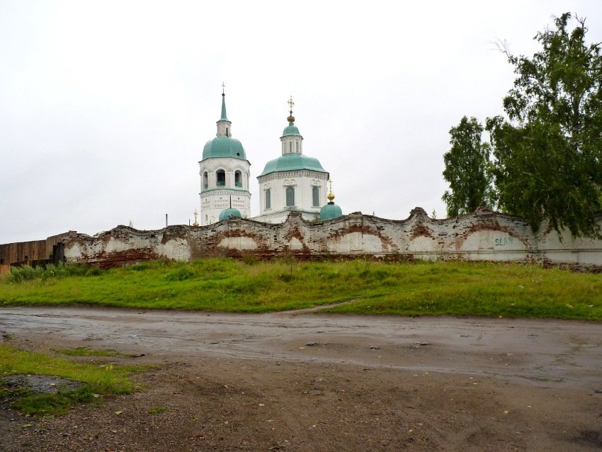 Енисейск. Спасо-Преображенский монастырь. общий вид в ландшафте