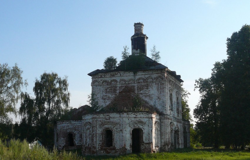 Церковь Владимирской иконы Божией Матери, Польки (Савинский район, Ивановская область). общий вид в ландшафте, Владимирская церковь с теплым Никольским приделом