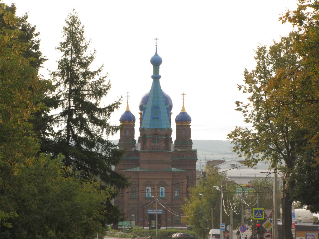 Красноуфимск. Церковь Александра Невского. общий вид в ландшафте