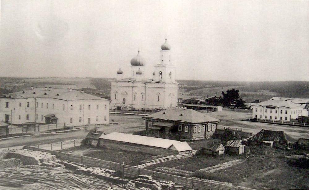 Краснотурьинск. Собор Максима Исповедника. архивная фотография, Церковь Максима Исповедника, архивное фото