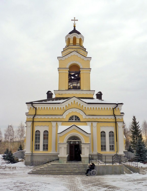 Церковь Амвросия Оптинского, Кировград (Кировград (Кировградский ГО и ГО Верхний Тагил), Свердловская область). фасады, Западный фасад