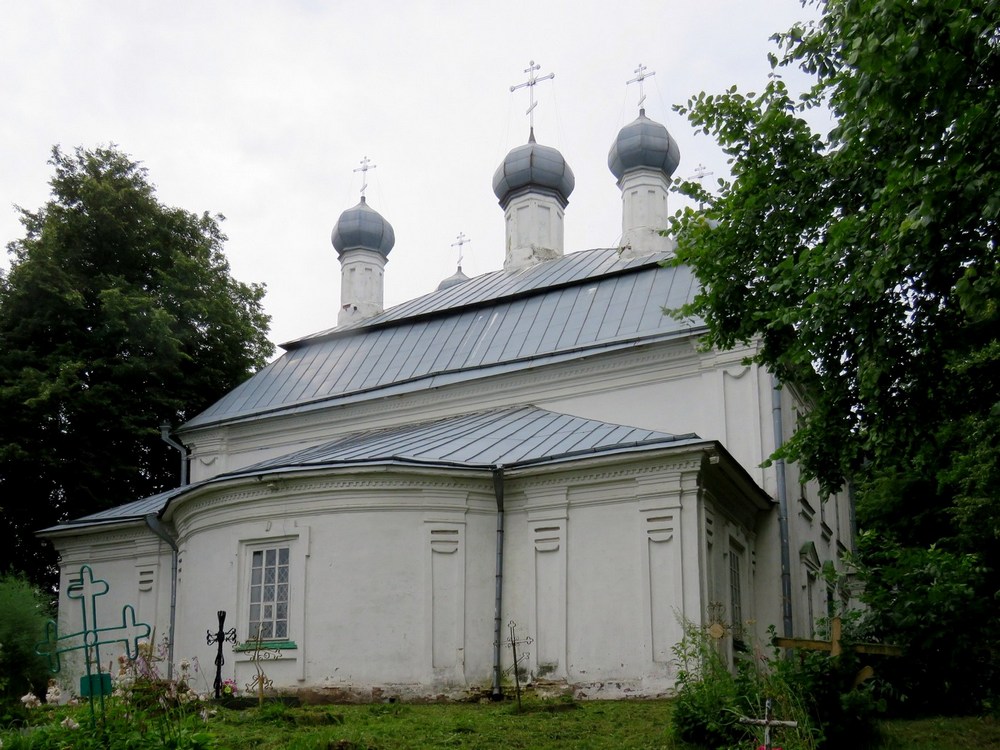 Локня. Церковь Спаса Преображения. фасады