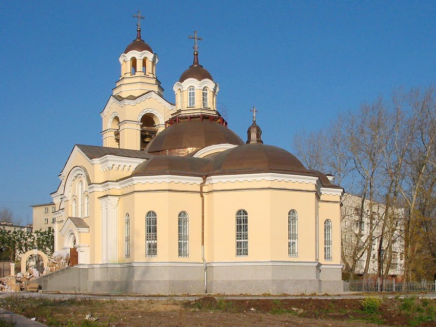 Церковь Амвросия Оптинского, Кировград (Кировград (Кировградский ГО и ГО Верхний Тагил), Свердловская область). фасады