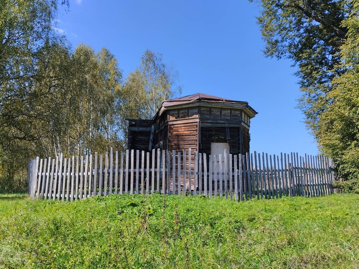 Церковь Михаила Архангела, Чуварлейка (Ардатовский район, Нижегородская область). общий вид в ландшафте