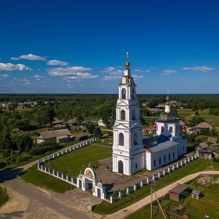 Прозорово. Церковь Михаила Архангела. общий вид в ландшафте