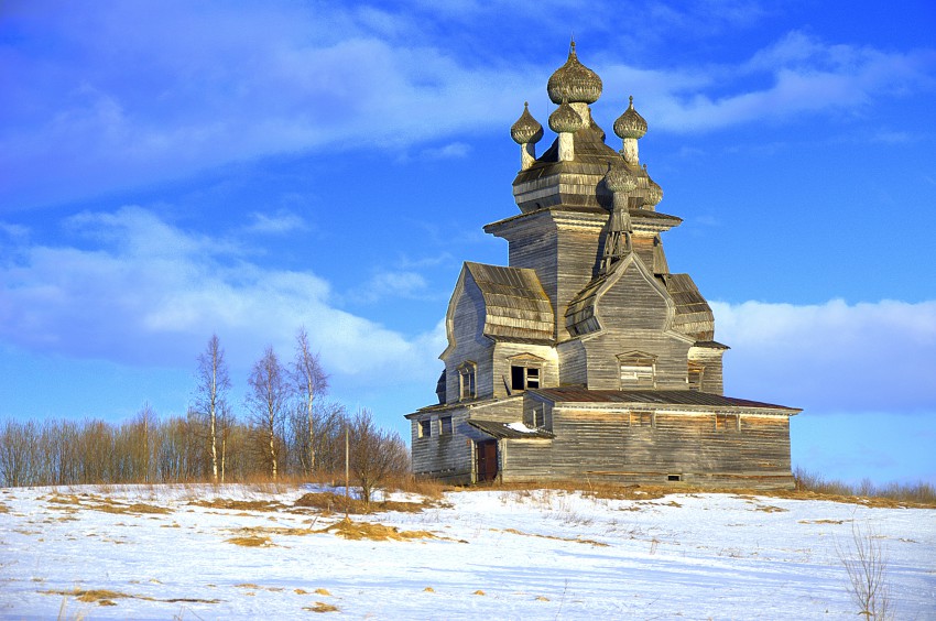 Медведевская (Жеребцова Гора, Подпорожье). Церковь Владимирской иконы Божией Матери. общий вид в ландшафте