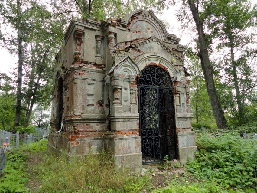 Сменцево. Часовня-усыпальница Покровского. фасады