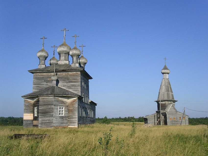 Храмовый комплекс Малошуйского погоста, Абрамовская (Малошуйка) (Онежский район, Архангельская область). фасады, Сретенская (слева) и Никольская церкви