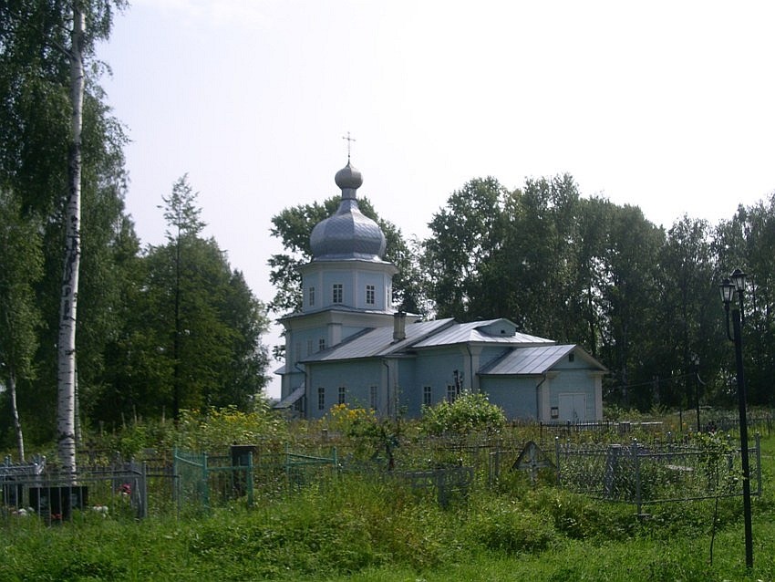 Вельск. Церковь Успения Пресвятой Богородицы. общий вид в ландшафте, вид с северо-запада