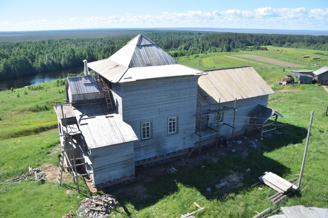 Кондратьевское (Ворзогоры). Церковь Введения во храм Пресвятой Богородицы. фасады