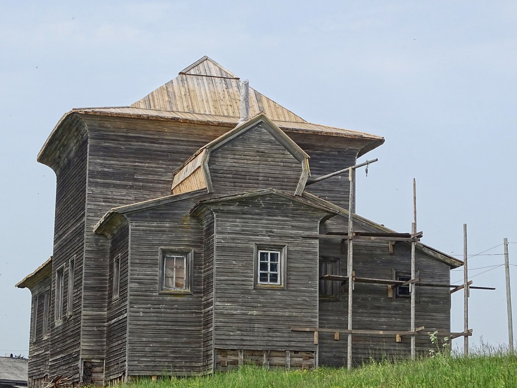 Кондратьевское (Ворзогоры). Церковь Введения во храм Пресвятой Богородицы. фасады