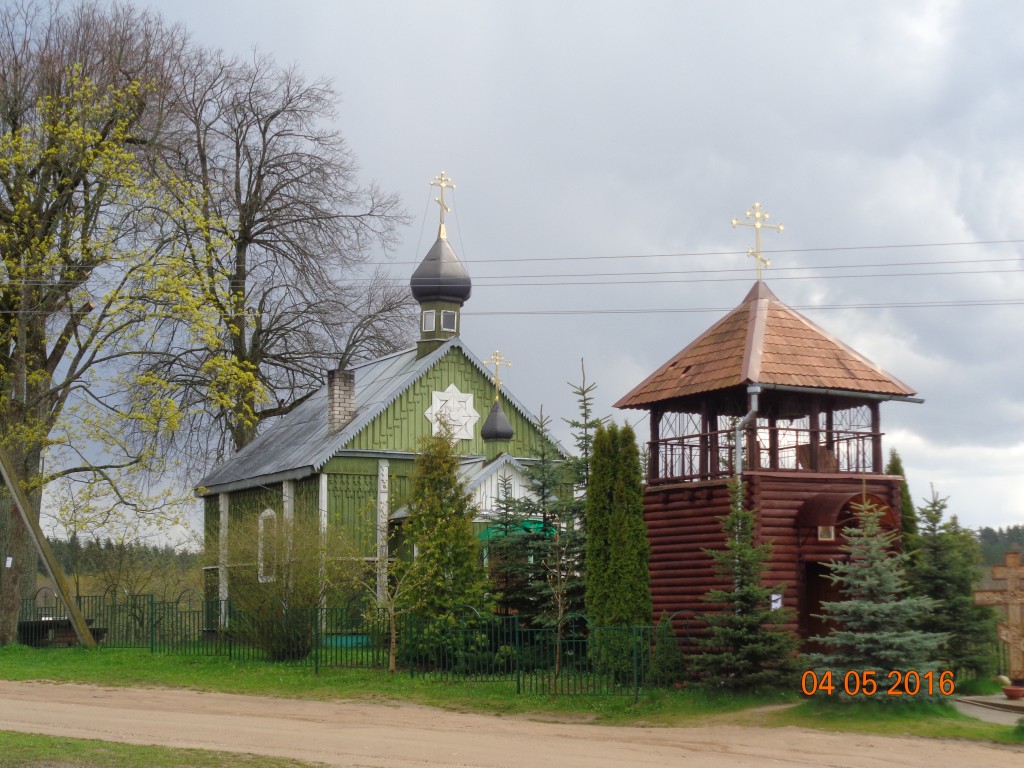 Жуковка. Церковь Петра и Павла. общий вид в ландшафте