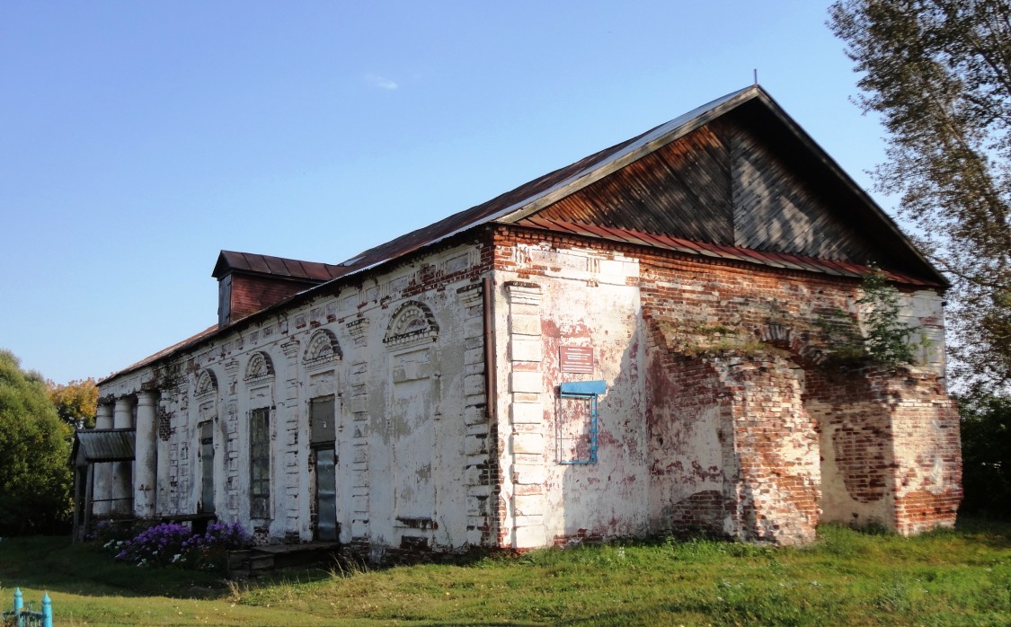 Азрапино. Церковь Покрова Пресвятой Богородицы. фасады