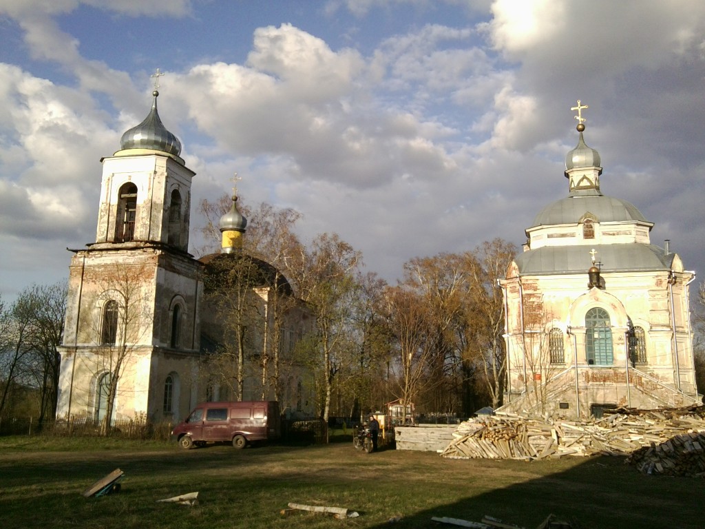Храмовый комплекс Георгиевско-Чудинского погоста, Матвеево (Спировский район, Тверская область). общий вид в ландшафте