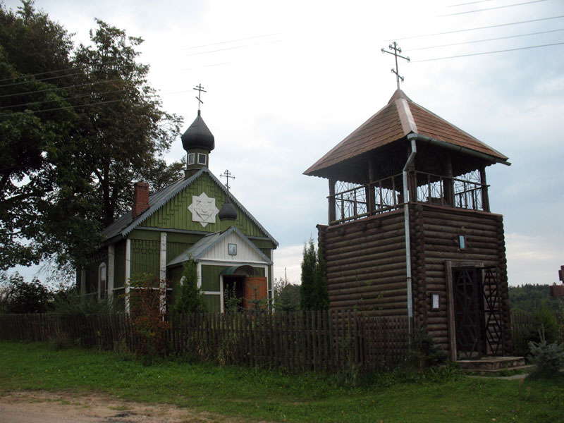 Жуковка. Церковь Петра и Павла. общий вид в ландшафте