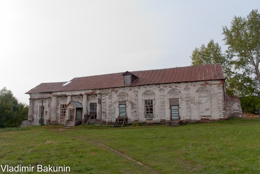 Азрапино. Церковь Покрова Пресвятой Богородицы. фасады