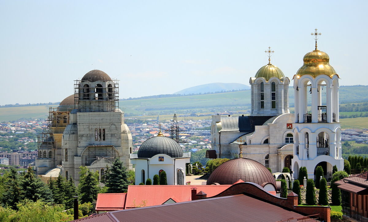 Георгиевский женский монастырь, Ессентуки (Ессентуки, город, Ставропольский край). общий вид в ландшафте