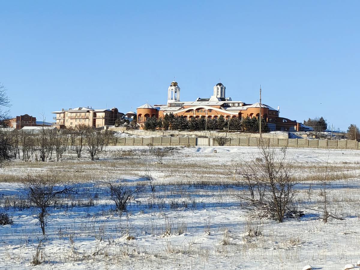 общий вид в ландшафте. Георгиевский женский монастырь, Ессентуки (Ессентуки, город, Ставропольский край)