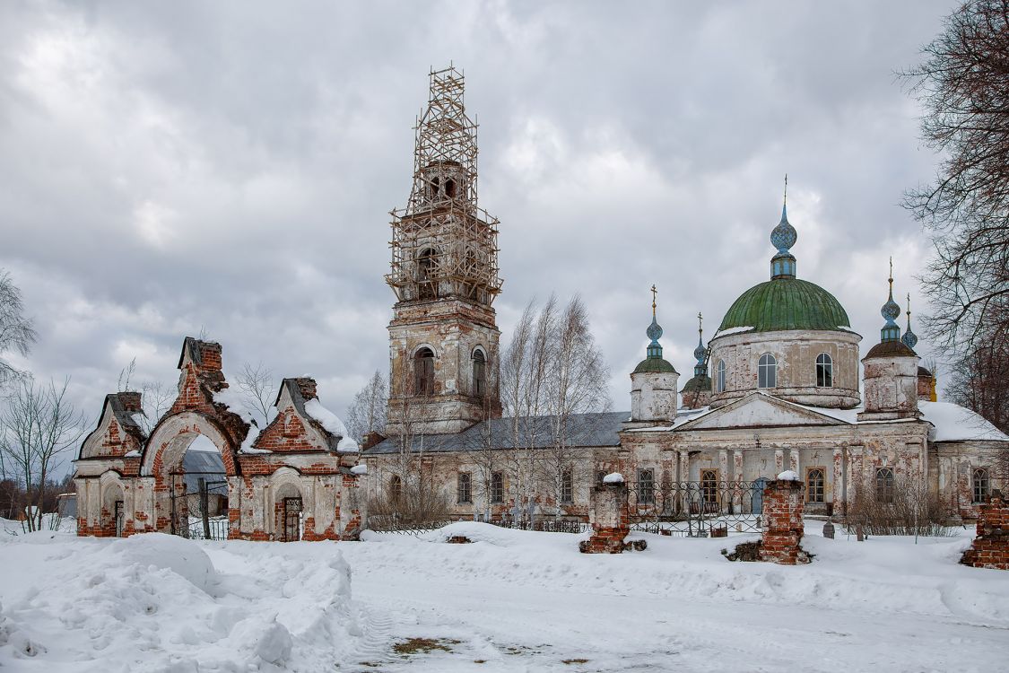 Церковь Владимирской иконы Божией Матери, Харинское (Мышкинский район, Ярославская область). общий вид в ландшафте