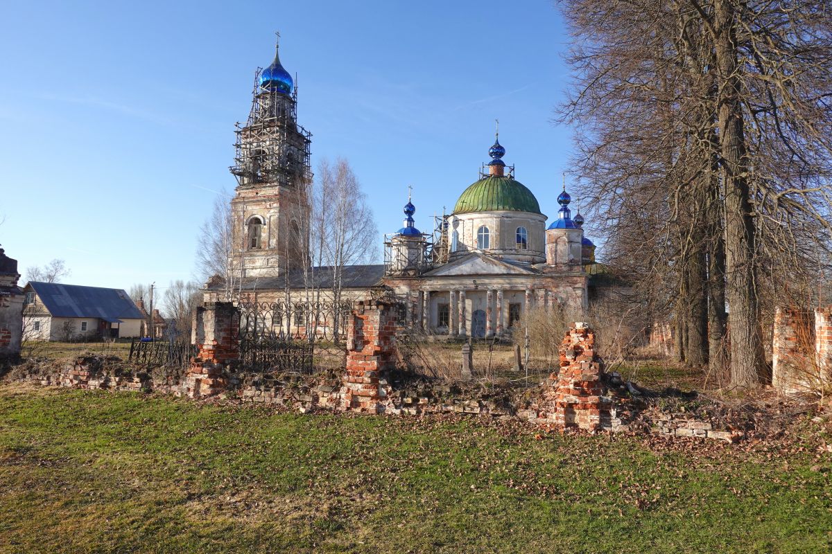 Церковь Владимирской иконы Божией Матери, Харинское (Мышкинский район, Ярославская область). фасады